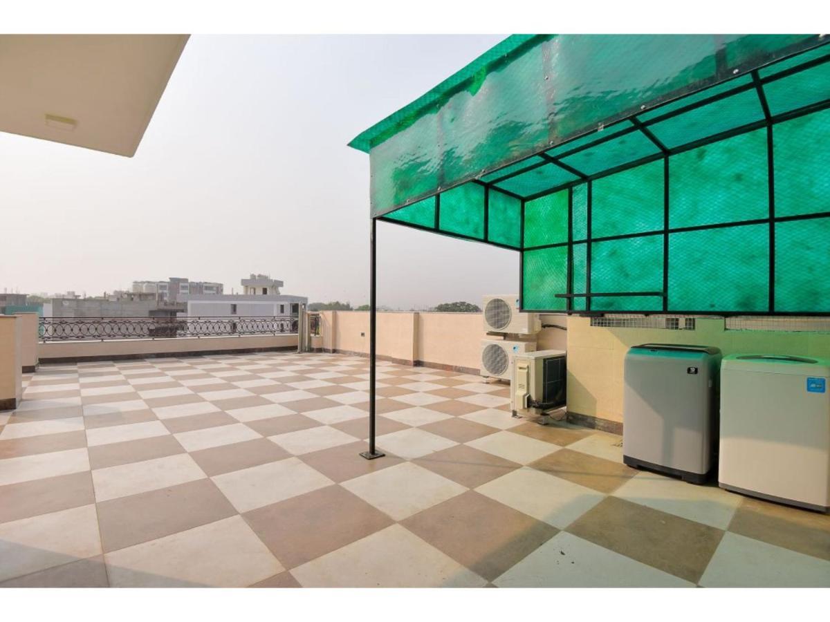 Bluo Studio5 Golf Course Road - Gym, Terrace Garden Гургаон Екстериор снимка