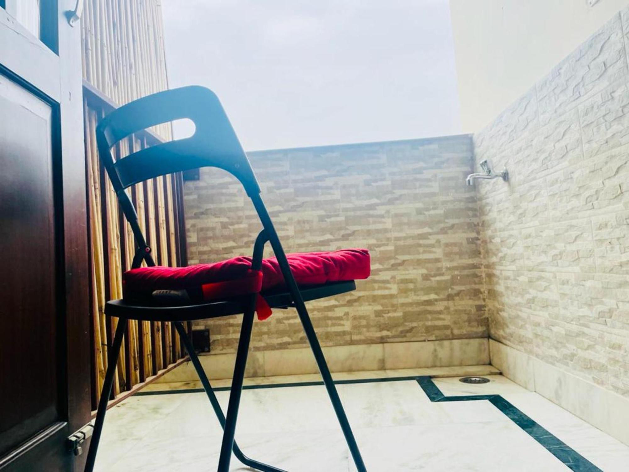 Bluo Studio5 Golf Course Road - Gym, Terrace Garden Гургаон Екстериор снимка